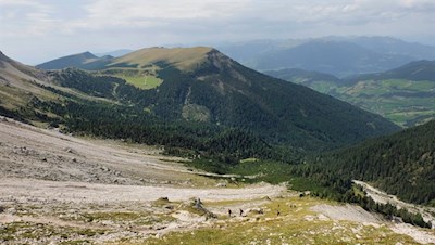 Während des Anstiegs auf die Mittagsscharte eröffnen sich malerische Ausblicke