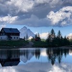 Rifugio-Croda-da-Lago-sul-lago-di-Federa