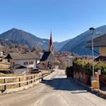 Von Maria Trens führt ein schöner Wanderweg zur Burg Sprechenstein