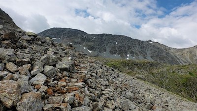 Der Anstieg auf die Dreieckspitze ist gut markiert