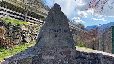 Der Dürerstein in Klausen erinnert an den Aufenthalt Albrecht Dürers