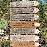 Abzweigung in Richtung Tscharniedalm