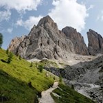Im serpentinenförmigen Anstieg zur Langkofelhütte