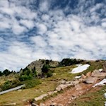 Die letzten Anstiegsmeter zum Gipfelkreuz der Außerraschötz