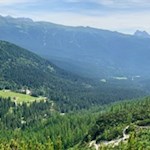 Rückwärtsgewandter Blick auf die Lunellihütte und den bisherigen Anstiegsweg