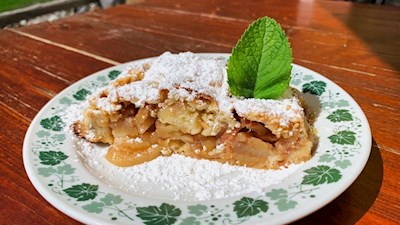 Apfelstrudel der Astnerbergalm