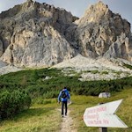 Above the Falzarego Pass the Kaiserjägersteig branches off