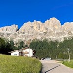 Berggasthof Jolanda vor der Kulisse des Rosengarten