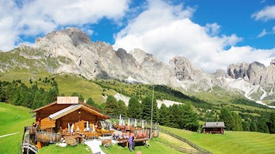 Die beliebte Odles Hütte neben der Col Raiser Bergstation