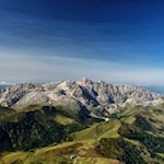 Bereits während des Anstiegs auf den Plattkofel genießt man berückende Ausblicke auf den Rosengarten