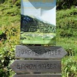 Auf der Vallmingalm laden gleich drei Hütten zur Einkehr