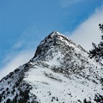Vor uns erhebt sich das spitz zulaufende Rudlhorn