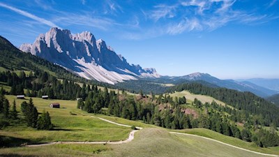 Blick auf die anmutigen Geislerspitzen