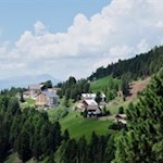 Unterwegs erschließen sich malerische Ausblicke auf Palmschoß