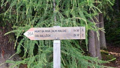 Der Anstieg zur Welschellener Alm ist mit 1h30' ausgeschildert