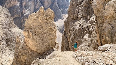 Durch eine bizarr anmutende Felslandschaft zur Grasleitenhütte