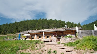 Die Auener Alm verwöhnt ihre Gäste mit regionalen, liebevoll zubereiteten Köstlichkeiten