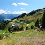 Von der Bergstation Rosskopf führt ein sanft ansteigender Weg in Richtung Vallmingalm