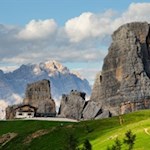Il rifugio Scoiattoli ai piedi delle Cinque Torri