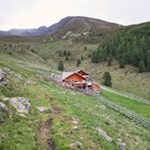 Auf dem Rückweg lädt die Tesselberger Alm zur Einkehr