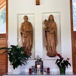 Altar des Pianer Kirchleins