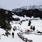 Der Weg Nr. 17A führt nach Wolkenstein hinab