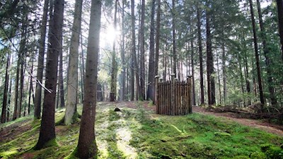 Der archäologische Panoramaweg führt an 16 Stationen vorbei