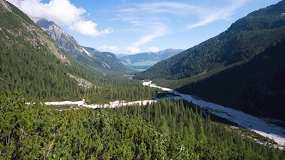 Rückwärtsgewandter Blick ins beliebte Fischleintal