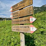 Von Kastelruth führt der Wanderweg Nr. 8 zur Schafstallhütte