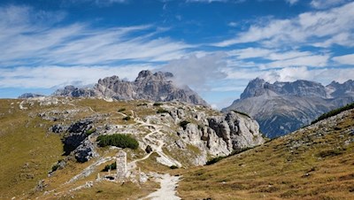 Auf dem Hochplateau des Monte Piano wurde ein historischer Rundweg angelegt