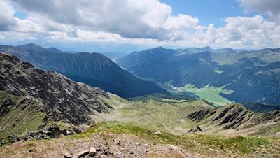 Gipfelblick von der Riepenspitze ins Gsieser Tal