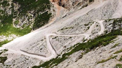 Im Zickzack zur Lavarellahütte