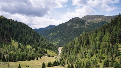 Die friedvollen Weiten des Karbachtals