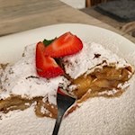 Sehr zu empfehlen ist der Apfelstrudel der Sattelbergalm