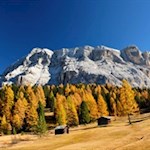 An einem trauten Herbsttag zum Schutzhaus Heiligkreuz bei Wengen