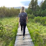 Auf Bretterstegen zur Rinderplatz Hütte