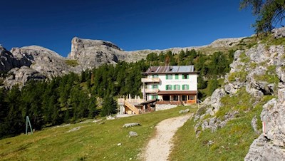 Gardenacia Hütte in den Gadertaler Dolomiten
