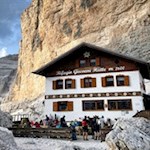 Rifugio Giussani mountain hut