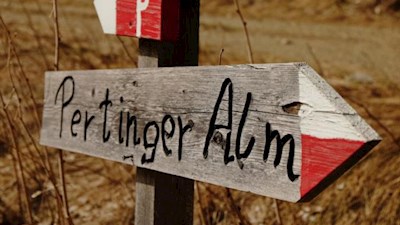 Der Weg zur Pertinger Alm ist nicht zu verfehlen