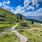 Vor der Kulisse des Saxenle zur Saxnerhütte