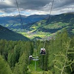 Wer möchte, kann auch mit der Seilbahn zu den Rotwandwiesen hochfahren