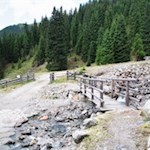 Der Karbach begleitet uns ein Stück des Weges