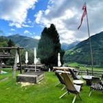 Der Ederhof wartet mit einer schönen Panoramaterrasse auf