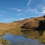 Inmitten-einer-unberührten-Natur-liegt-der-Marblsee-in-Vals