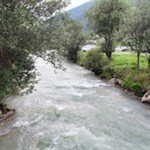 Gemächlich fließt die Ahr in Richtung Bruneck