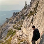 Below the summit of the Corno Bianco the hiking trail no. 12 branches off