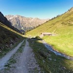 Durch das idyllische Staudenbergtal zur Martalm