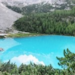 At the turquoise shimmering Sorapis lake