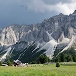 Die Ciampcios Hütte liegt in traumhafter Lage