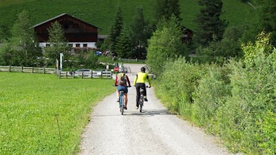 Der Weg zur Pircheralm erfreut sich auch bei Mountainbikern großer Beliebtheit